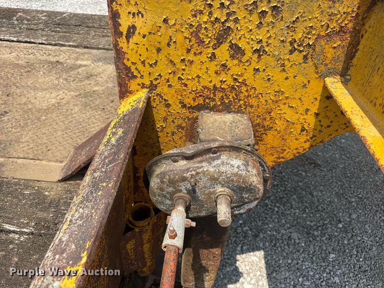 image for item DV4135 1970 Luttig drop deck equipment trailer