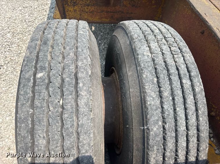 image for item DV4135 1970 Luttig drop deck equipment trailer