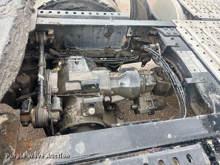 image for item DW1951 2015 Mack CXU613 semi truck