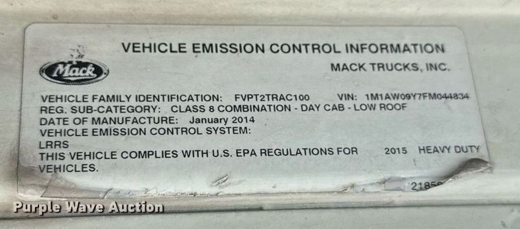 image for item DW1951 2015 Mack CXU613 semi truck