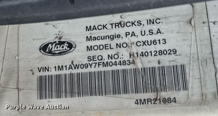 image for item DW1951 2015 Mack CXU613 semi truck