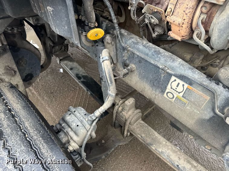 image for item DW1952 2019 Kenworth T880 semi truck