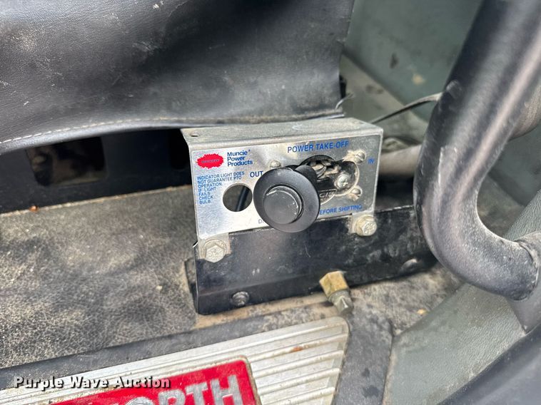 image for item DW1952 2019 Kenworth T880 semi truck