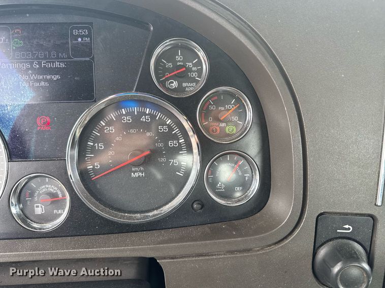 image for item DW1952 2019 Kenworth T880 semi truck