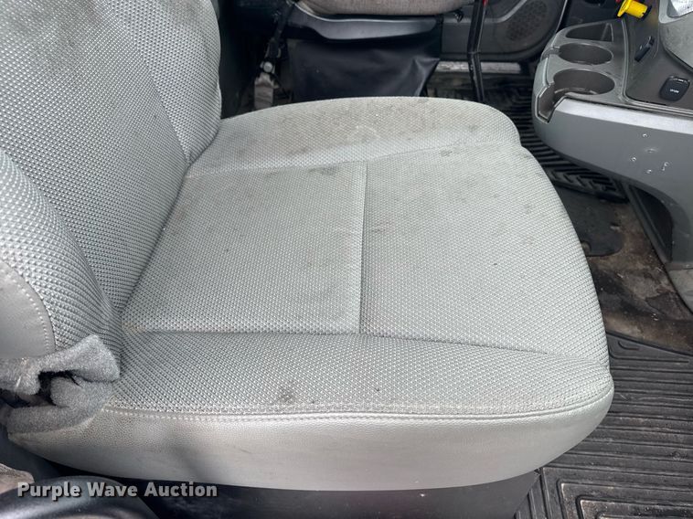 image for item DW1952 2019 Kenworth T880 semi truck