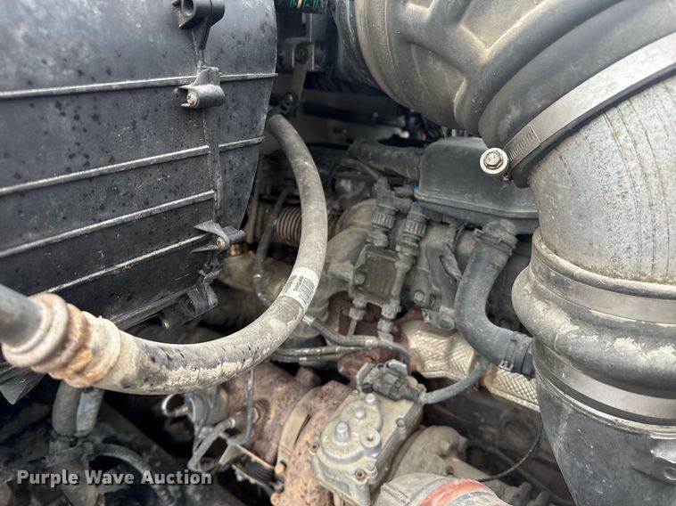 image for item DW1952 2019 Kenworth T880 semi truck