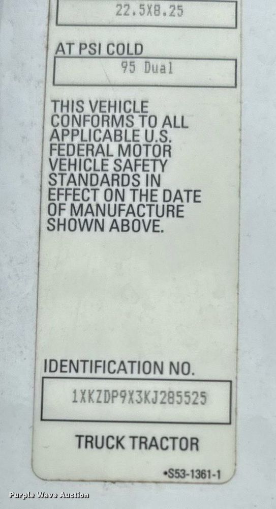 image for item DW1952 2019 Kenworth T880 semi truck