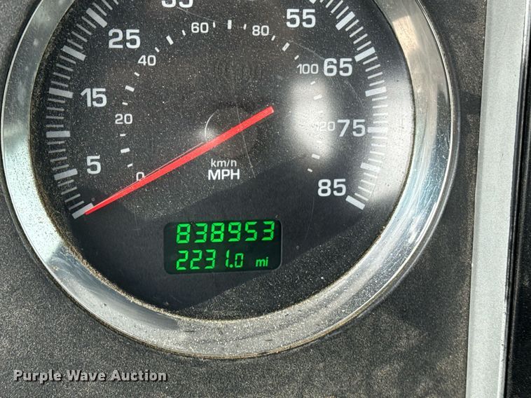 image for item DW1953 2013 Kenworth T800 semi truck