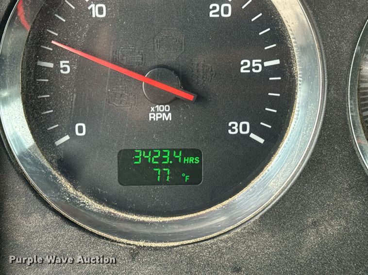 image for item DW1953 2013 Kenworth T800 semi truck