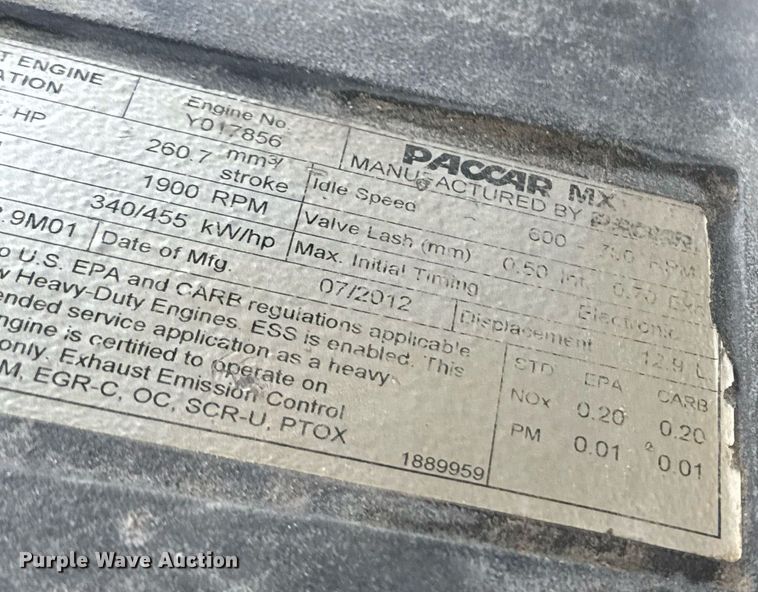 image for item DW1953 2013 Kenworth T800 semi truck