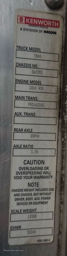 image for item DW1953 2013 Kenworth T800 semi truck