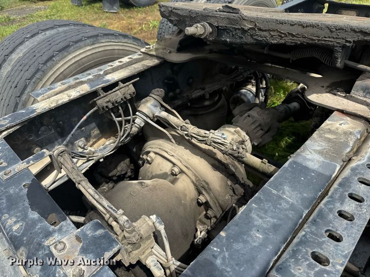 image for item DW1954 2014 Mack CXU613 semi truck