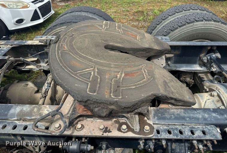 image for item DW1954 2014 Mack CXU613 semi truck