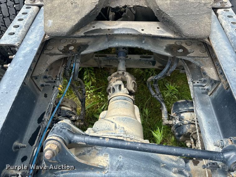 image for item DW1954 2014 Mack CXU613 semi truck