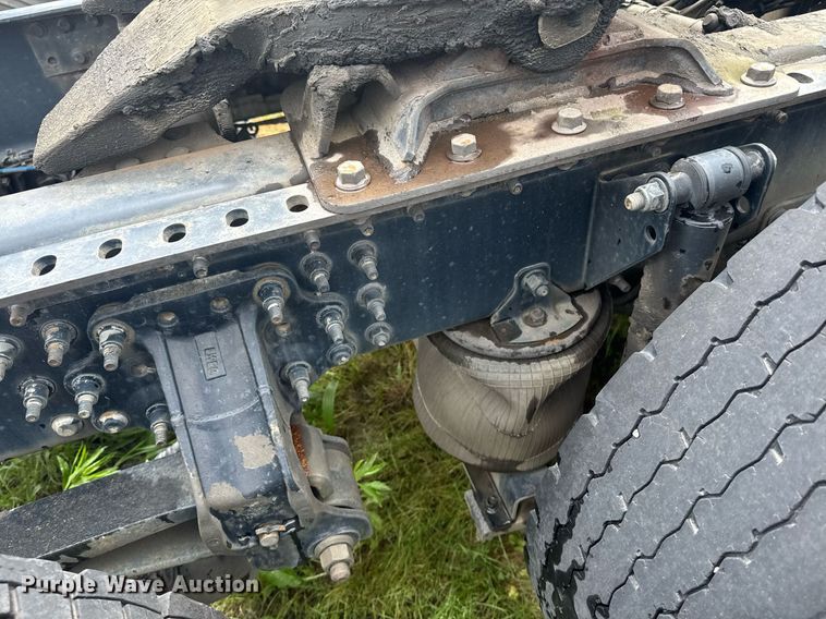 image for item DW1954 2014 Mack CXU613 semi truck