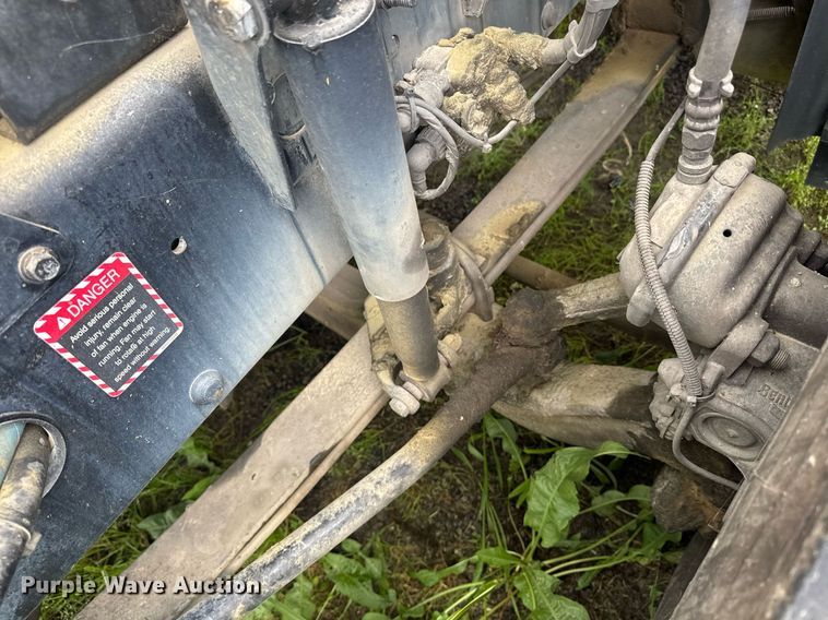 image for item DW1954 2014 Mack CXU613 semi truck