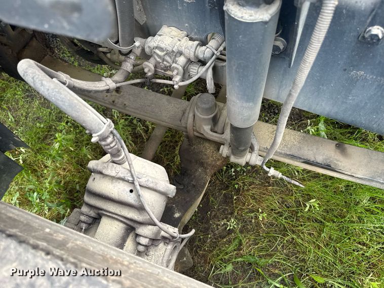 image for item DW1954 2014 Mack CXU613 semi truck