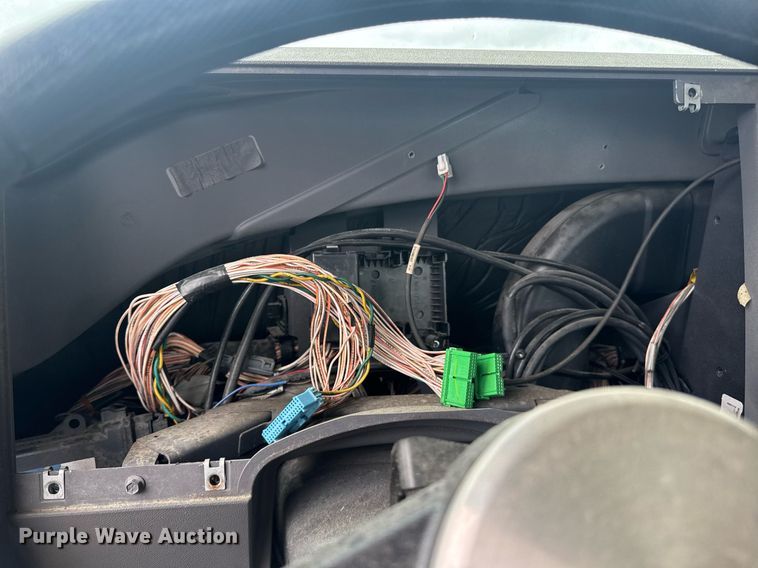 image for item DW1954 2014 Mack CXU613 semi truck