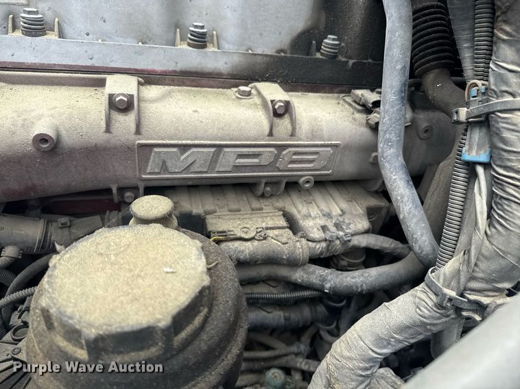 image for item DW1954 2014 Mack CXU613 semi truck