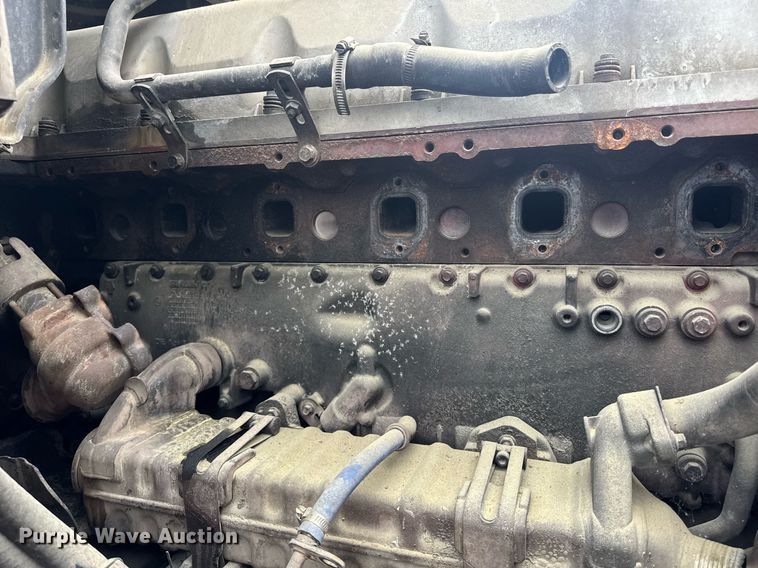 image for item DW1954 2014 Mack CXU613 semi truck