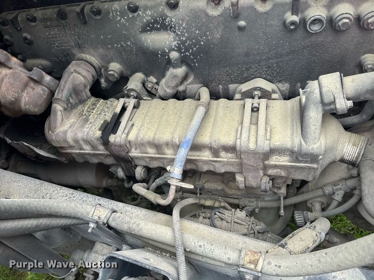 image for item DW1954 2014 Mack CXU613 semi truck