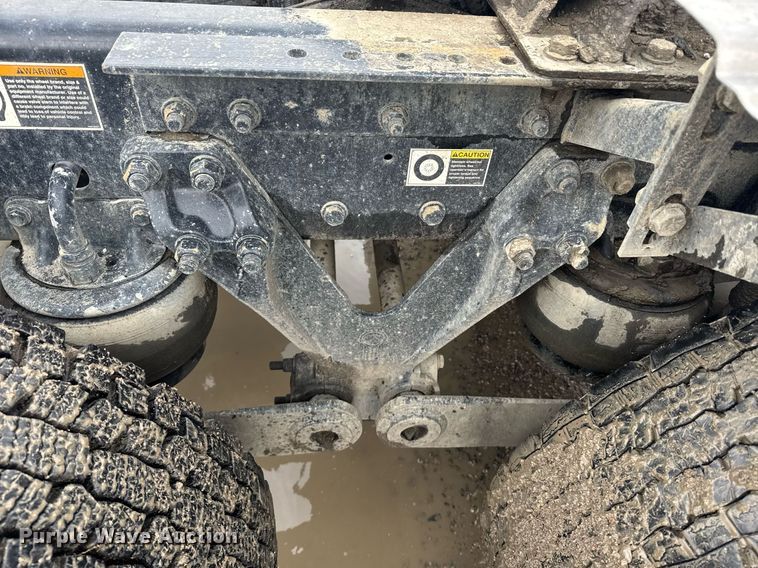 image for item DW1955 2019 Kenworth T800 semi truck