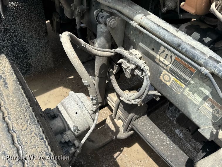 image for item DW1955 2019 Kenworth T800 semi truck