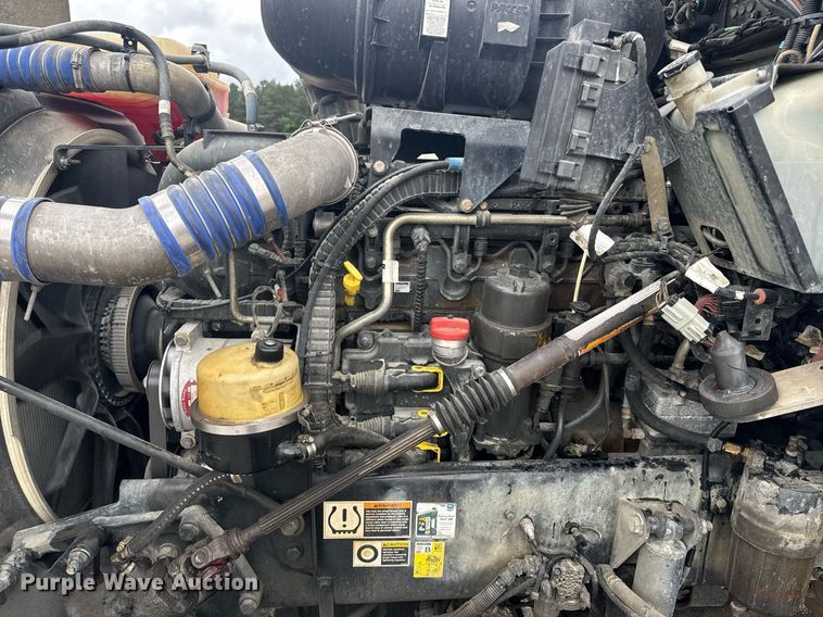 image for item DW1955 2019 Kenworth T800 semi truck