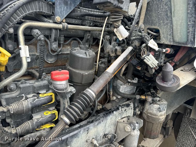 image for item DW1955 2019 Kenworth T800 semi truck