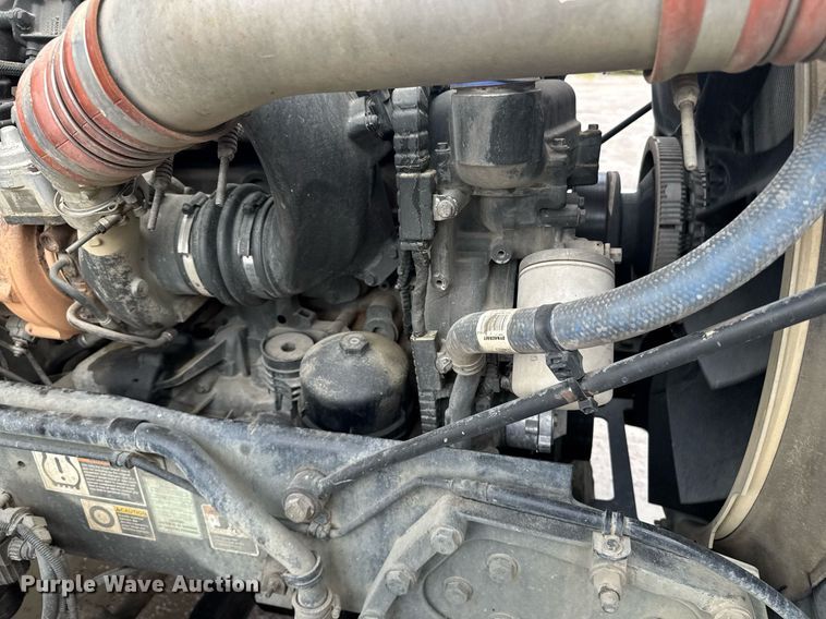 image for item DW1955 2019 Kenworth T800 semi truck