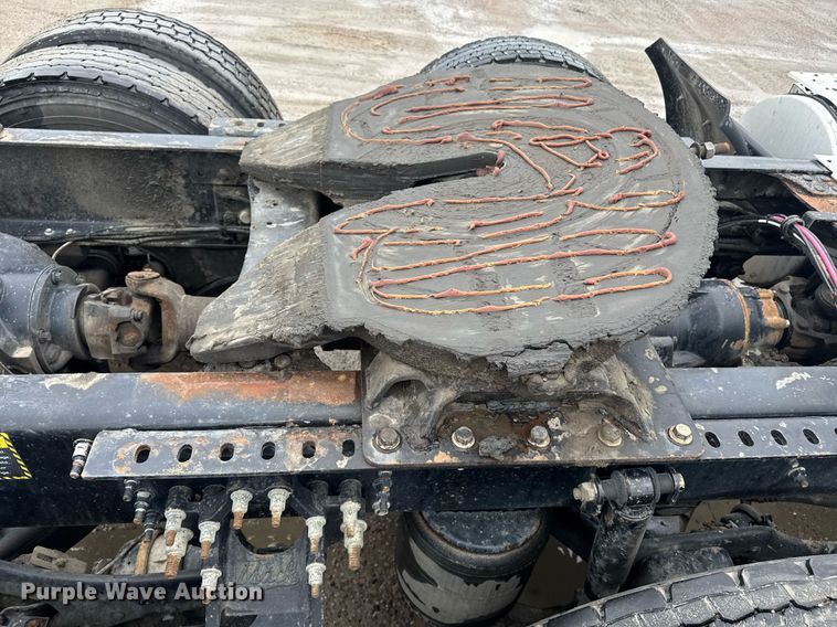 image for item DW1956 2015 Mack CXU613 semi truck