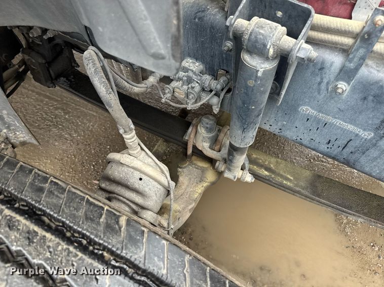 image for item DW1956 2015 Mack CXU613 semi truck