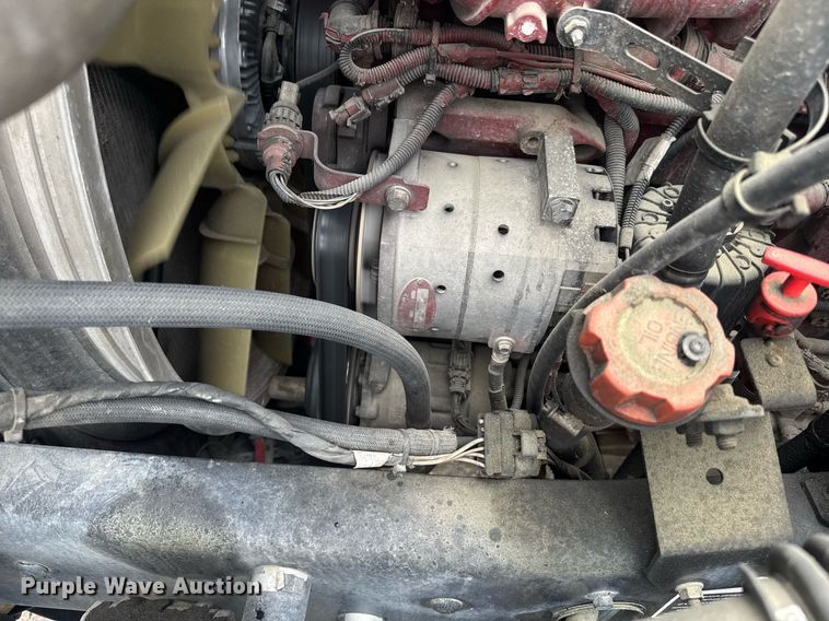 image for item DW1956 2015 Mack CXU613 semi truck