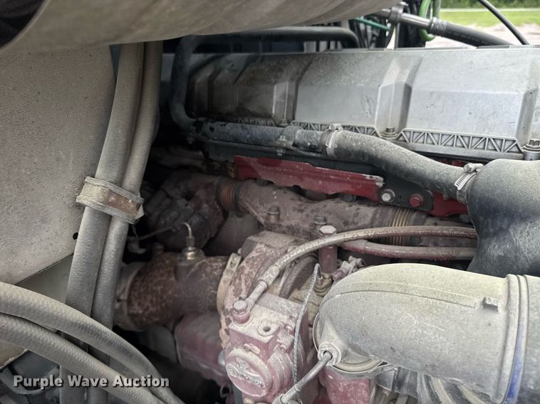 image for item DW1956 2015 Mack CXU613 semi truck