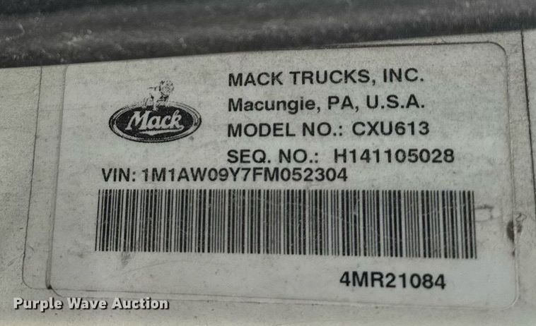 image for item DW1956 2015 Mack CXU613 semi truck