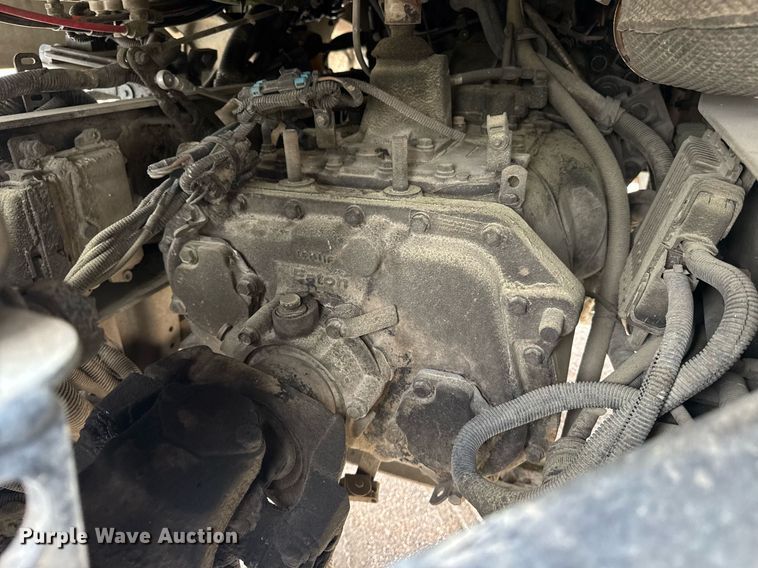 image for item DW1957 2013 Kenworth T800 semi truck