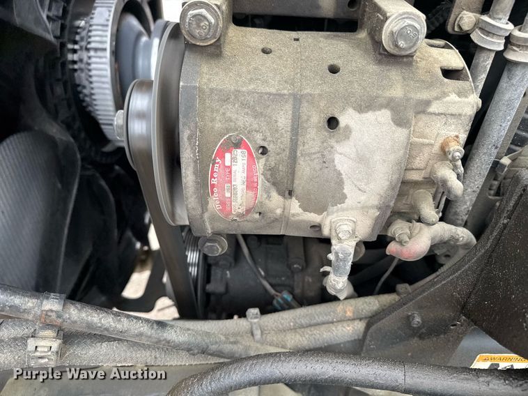 image for item DW1957 2013 Kenworth T800 semi truck