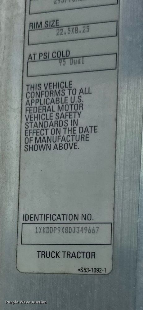 image for item DW1957 2013 Kenworth T800 semi truck