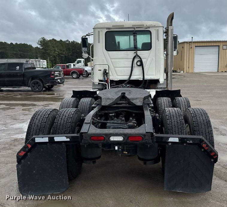 image for item DW1958 2015 Mack CXU613 semi truck