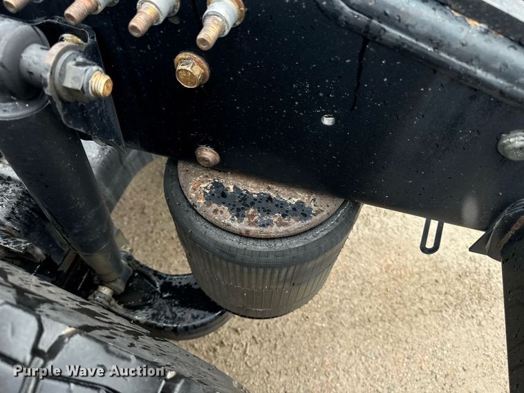 image for item DW1958 2015 Mack CXU613 semi truck