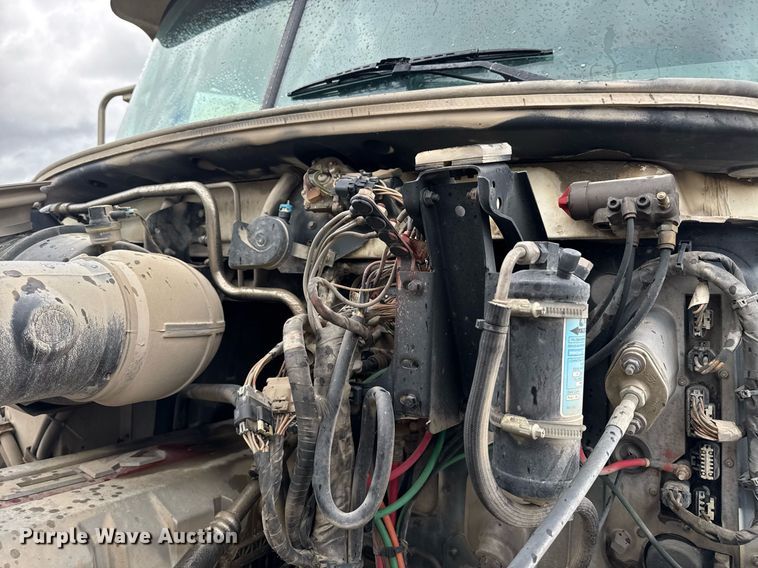 image for item DW1958 2015 Mack CXU613 semi truck