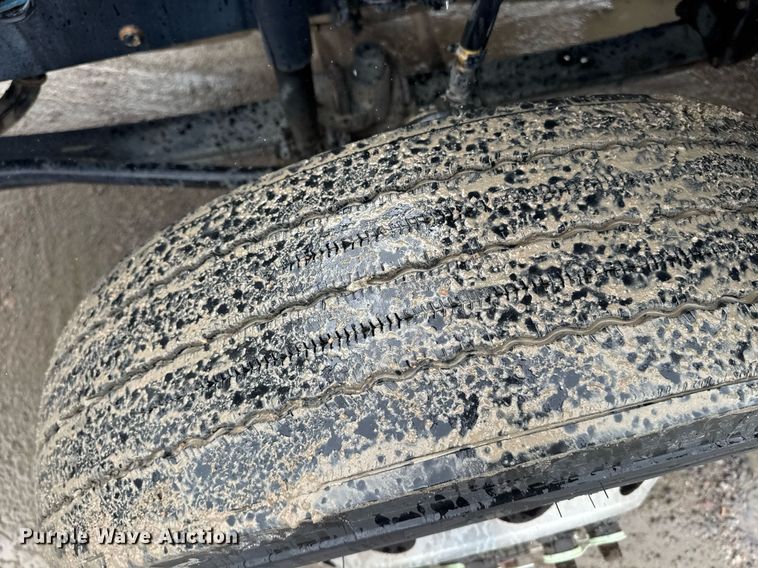 image for item DW1958 2015 Mack CXU613 semi truck