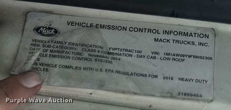 image for item DW1958 2015 Mack CXU613 semi truck