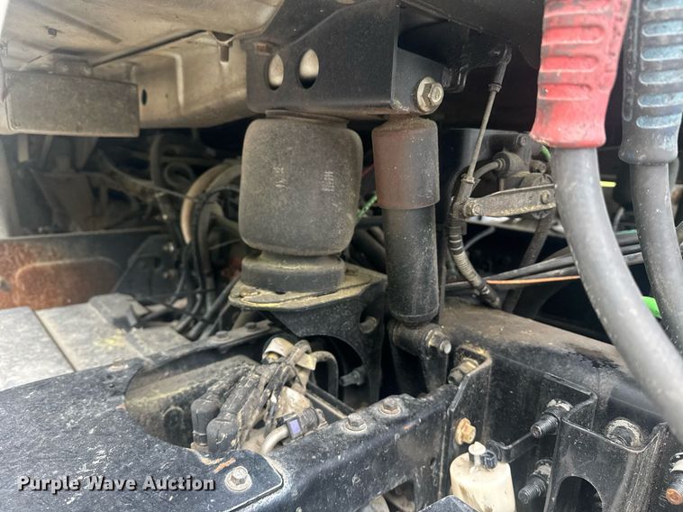 image for item DW1961 2018 Mack CXU613 semi truck