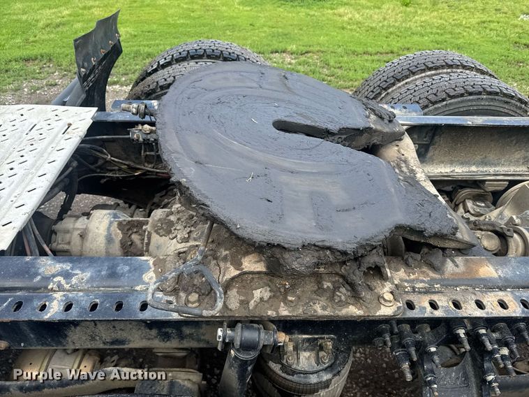 image for item DW1961 2018 Mack CXU613 semi truck