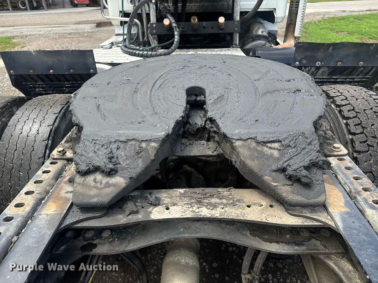 image for item DW1961 2018 Mack CXU613 semi truck