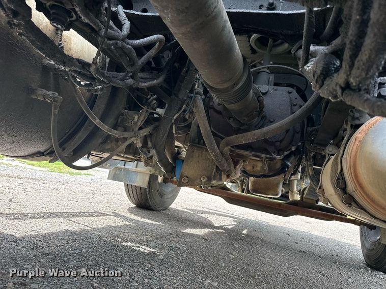 image for item DW1961 2018 Mack CXU613 semi truck