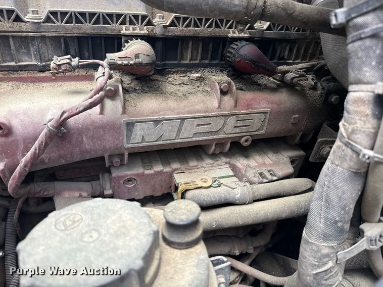 image for item DW1961 2018 Mack CXU613 semi truck