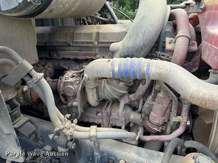 image for item DW1961 2018 Mack CXU613 semi truck