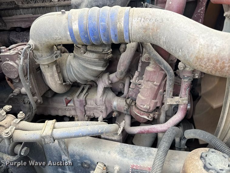 image for item DW1961 2018 Mack CXU613 semi truck